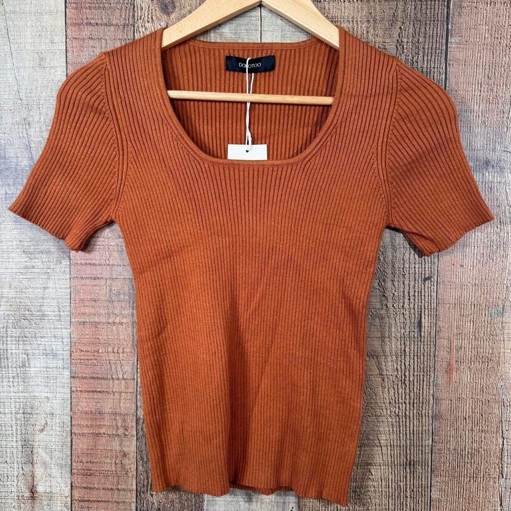 Dokotoo Ribbed Knit Fitted Short Sleeve Scoop Neck Top Rust Orange Medium NWT